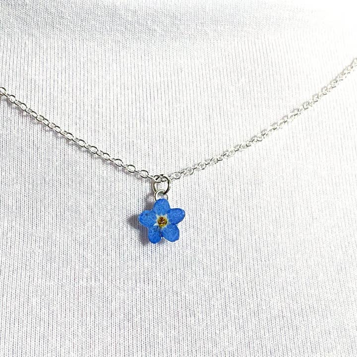 Nordic Flowers - Vente Colliers à pendentif - Collier en résine fleur pressée Forget Me Not3