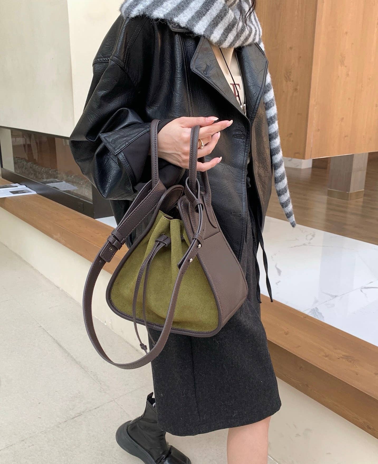 Sook Stainable - Wholesale Draagtas - Dames - Schoudertas met trekkoord van volnerfleer5