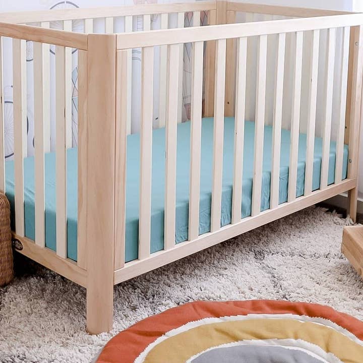 Duck Egg Blue Fitted Organic Spjälsäng för wholesale av Bubba Bump