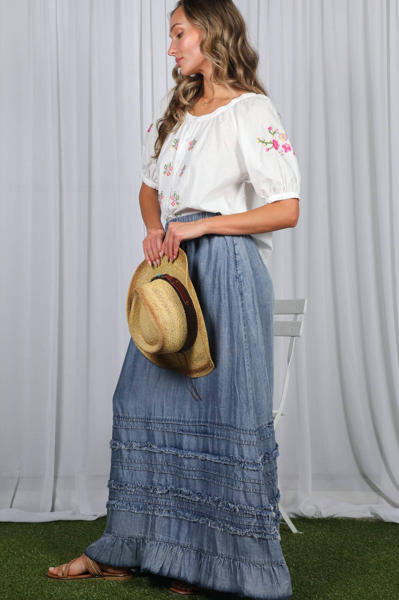Vine & Love - Wholesale Skirt - Women's - Ruffle Frayed Hem Chambray Casual Western Maxi Skirt VS8315116