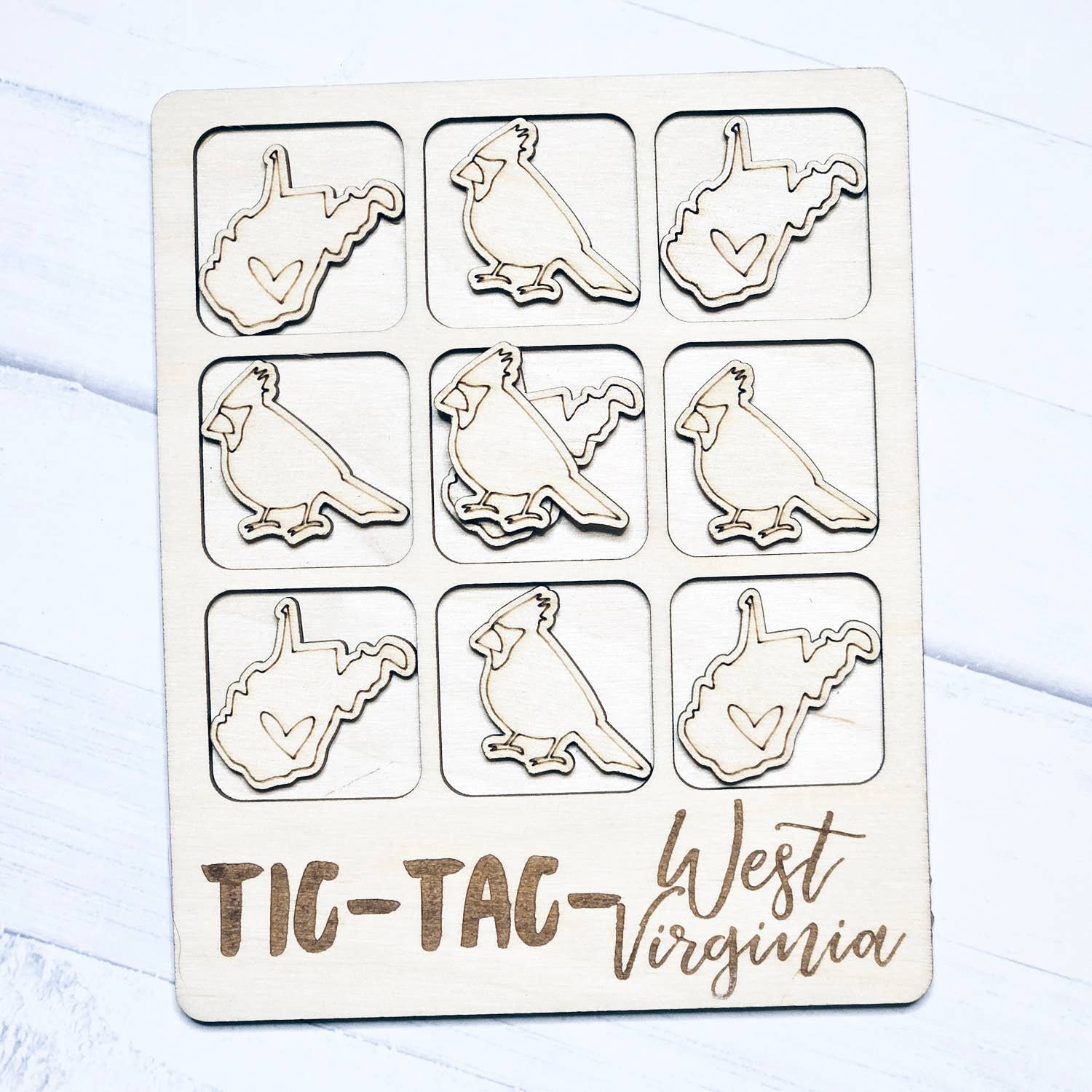 The Trendy Traveler – wholesale Board game – West Virginia Cardinal Tic-Tac-Toe Game1