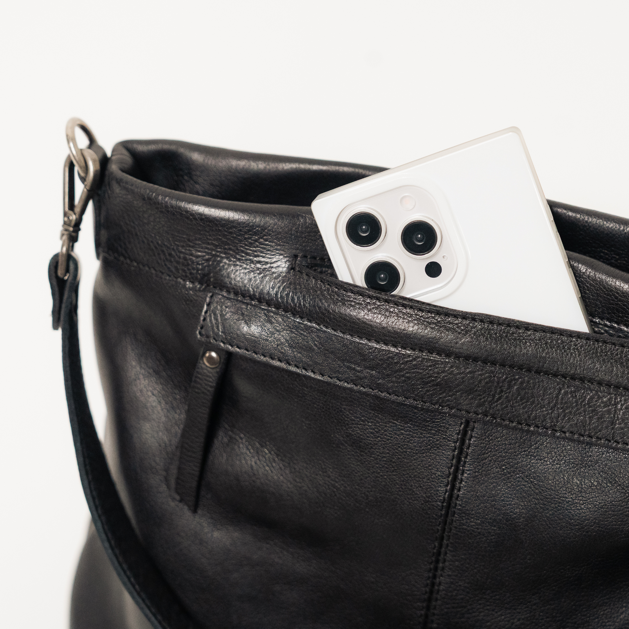 Latico Leathers - Wholesale Crossbody Bag - Women's - Gretchen Leather Crossbody / Shoulder Bag5