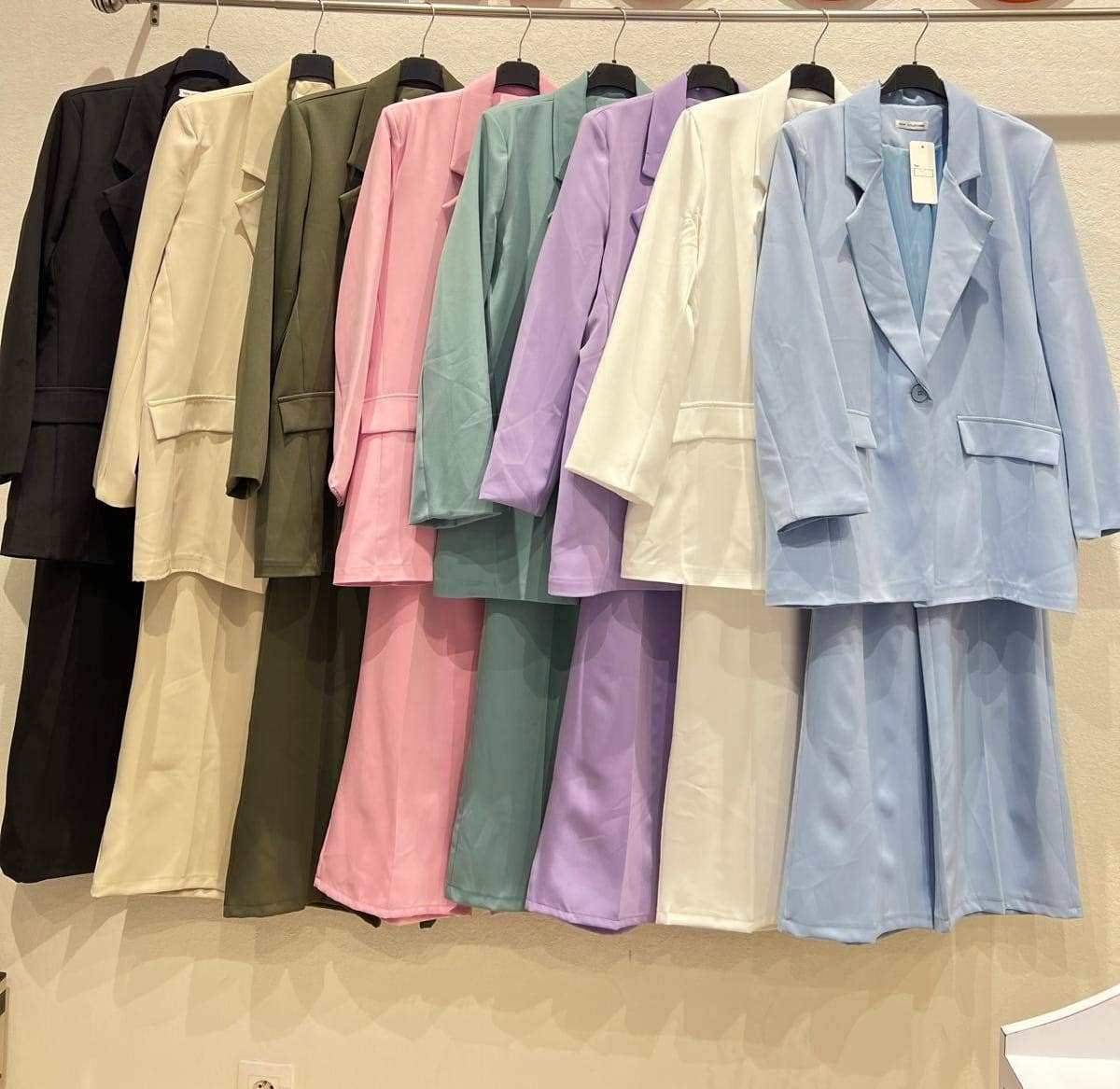 LES GRENOUILLES DU MARAIS - Wholesale Suit Set - Women's - Oversize suit 50150