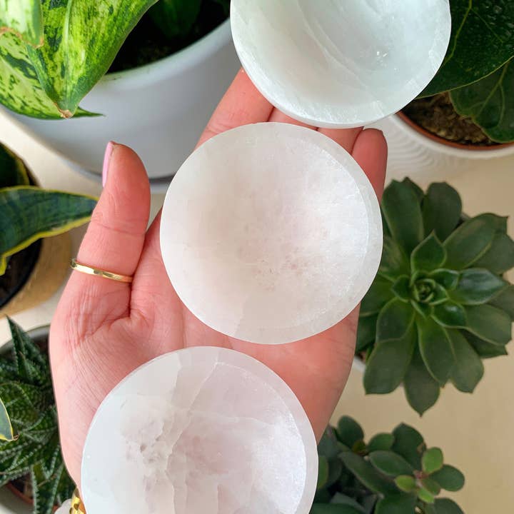 Crystal Vibes Inc. - Wholesale Spiritual Stone/Crystal - Mini Selenite Bowl