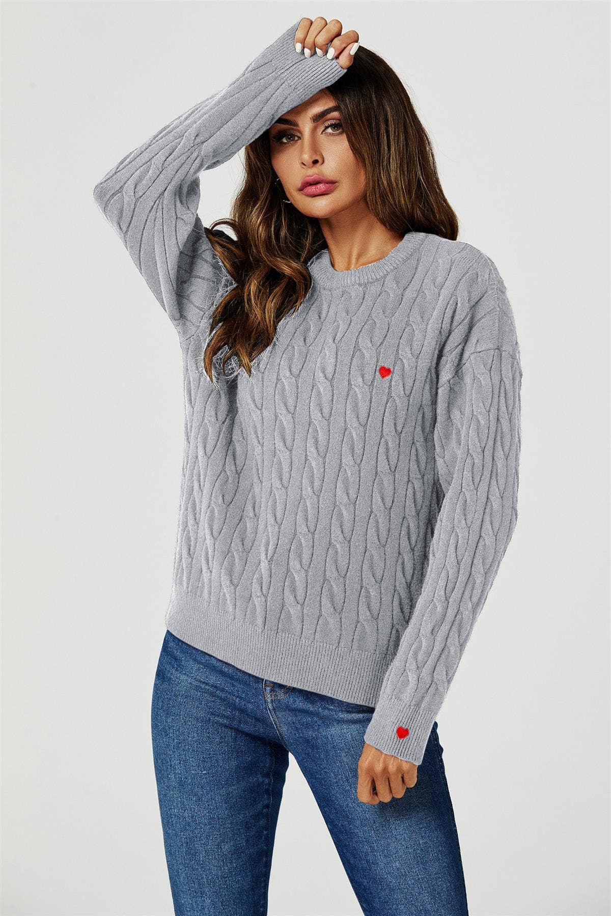Grigio Pullover grigio con ricamo a cuore in vendita all'ingrosso su Faire2