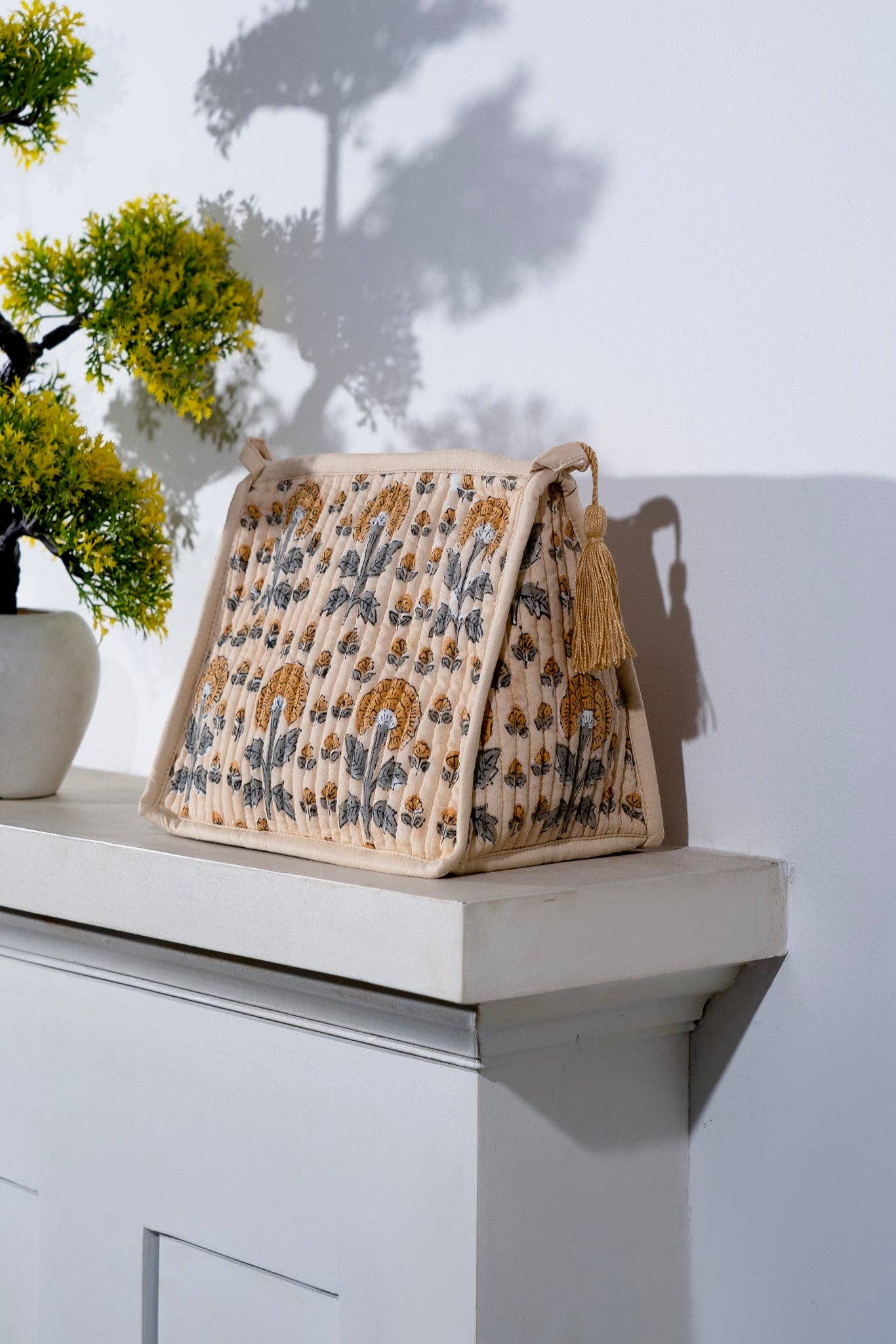 House of cotton – wholesale Make-up/cosmetic bag – Quilted Makeup Bag with Tassel – Wash Bag for Travel & Toiletries | Boho Floral Cosmetic Pouch | Natural3