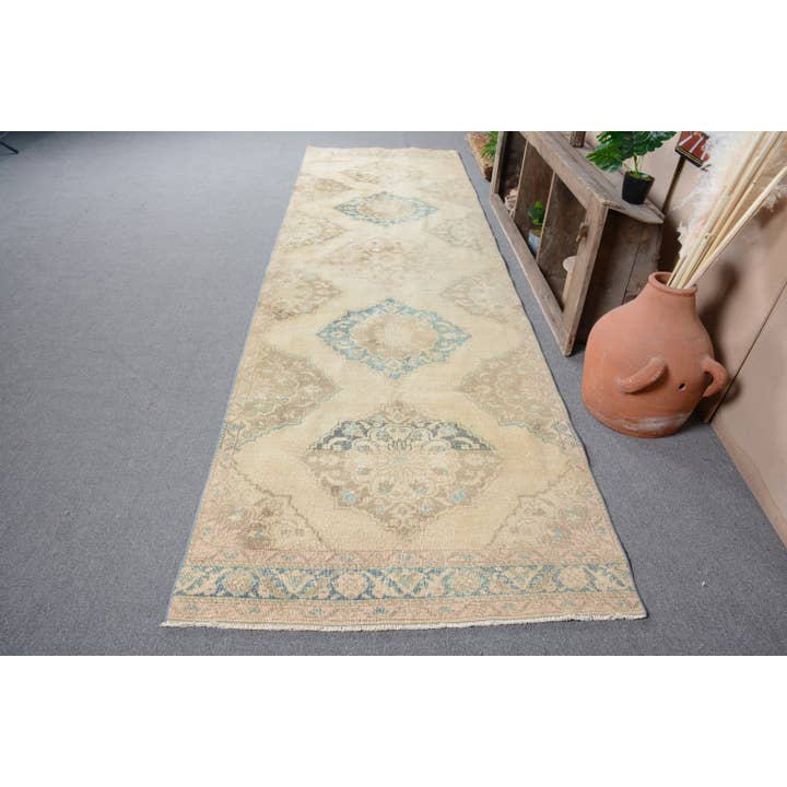 The Loom Wholesale - Wholesale Runner Rug - Vintage Geometric Wool Rug - Beige & Blue