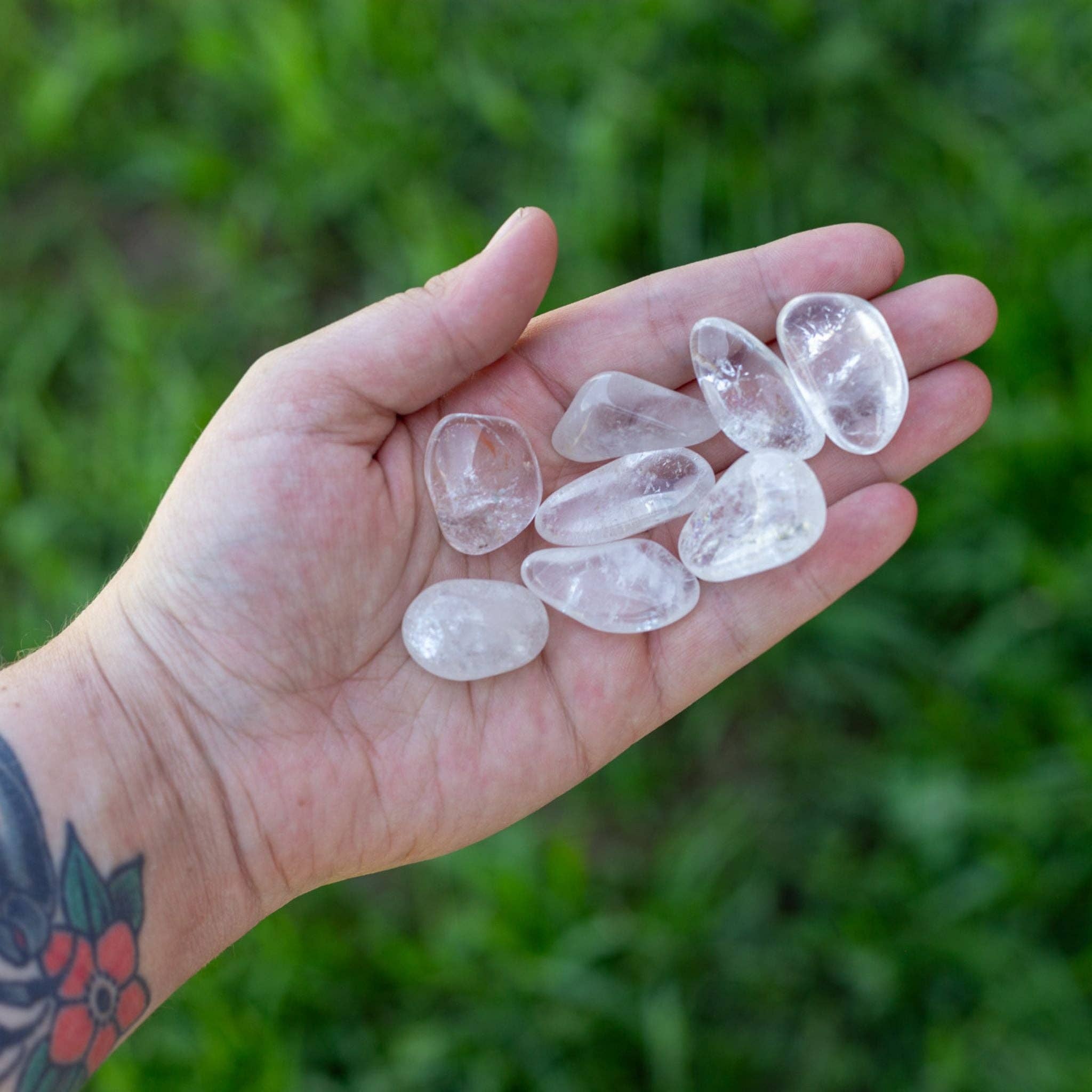 Down To Earth - Vente Pierre et cristal de spiritualité - Quartz transparent roulé. 1 lb.2