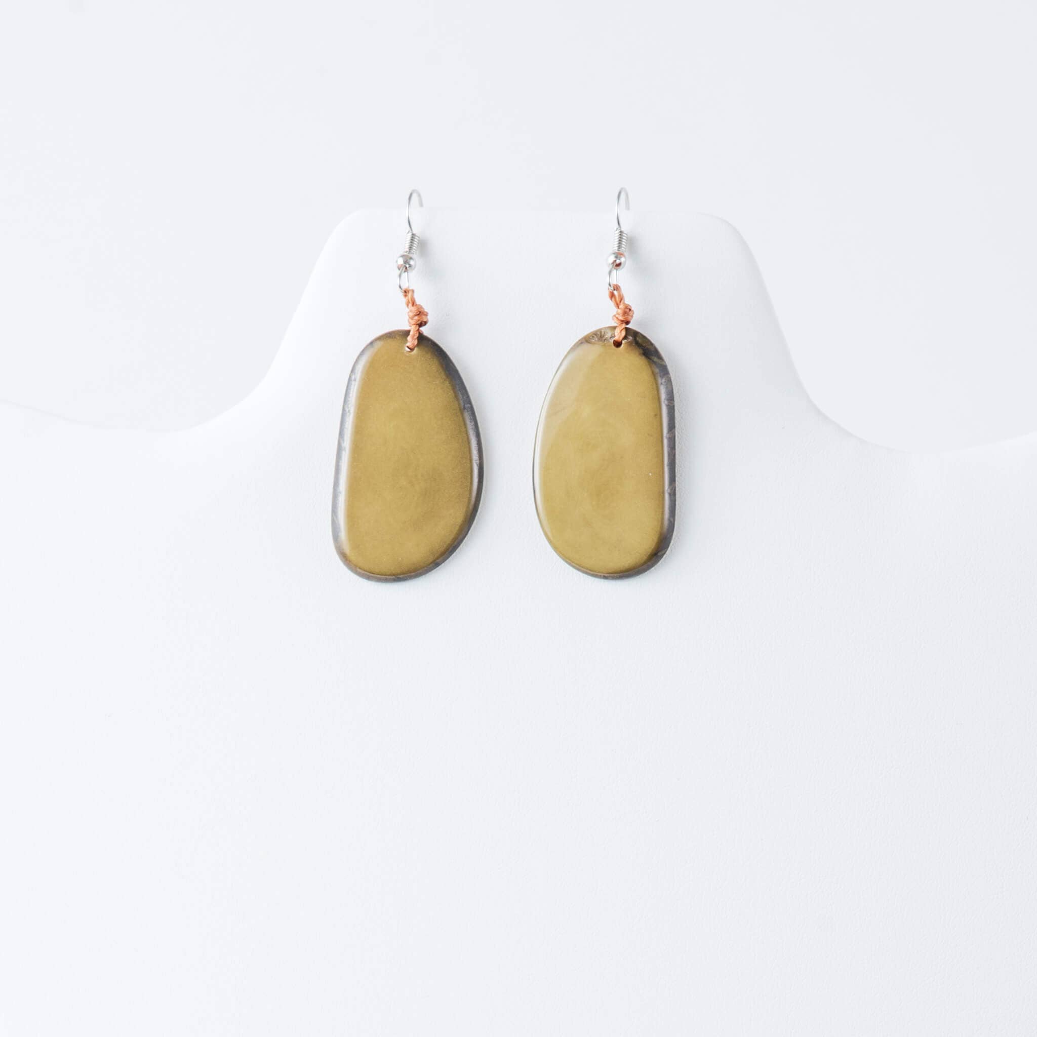 TaguArtsy - Wholesale Hangende/ronde oorbellen - Tagua Slice milieuvriendelijke oorbellen2