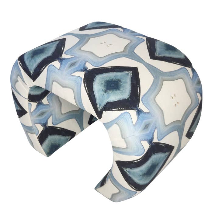 Pouf Strength en lin Newport fait main pour la vente par Windy O'Connor Art & Home