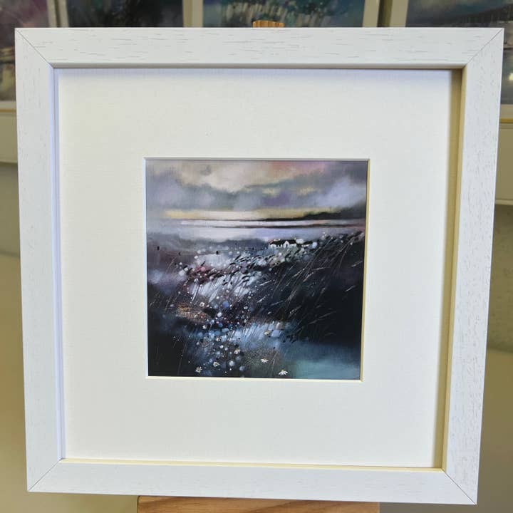 "Dernière Lumière, Île de Skye" - Carte de Vœux Encadrée pour la vente par Emma S Davis Artist