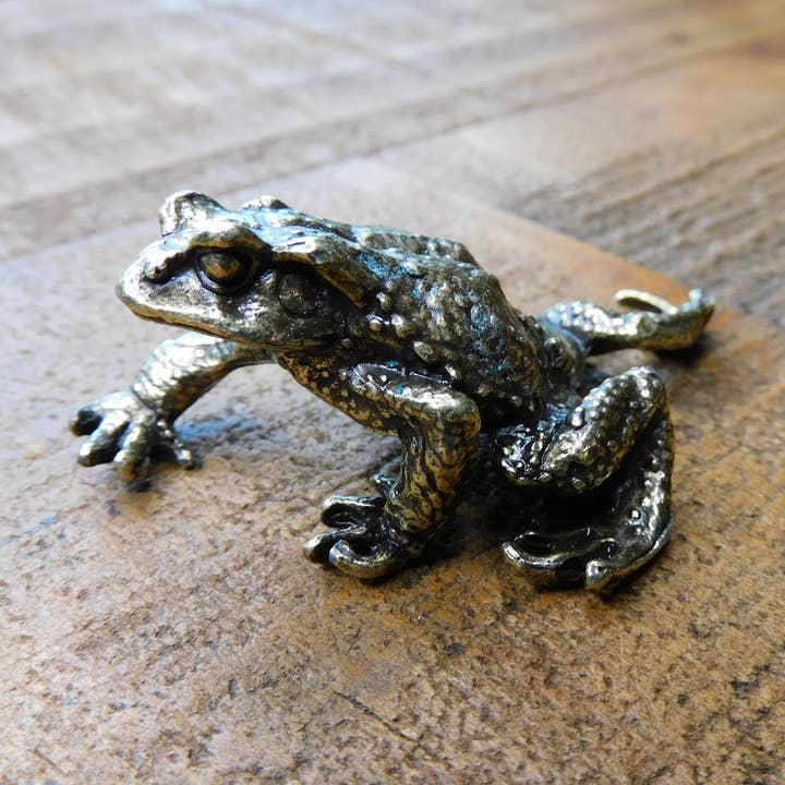 Brass Bull Frog Figurine for wholesale by Superior Stones & Gifts INTL LLP