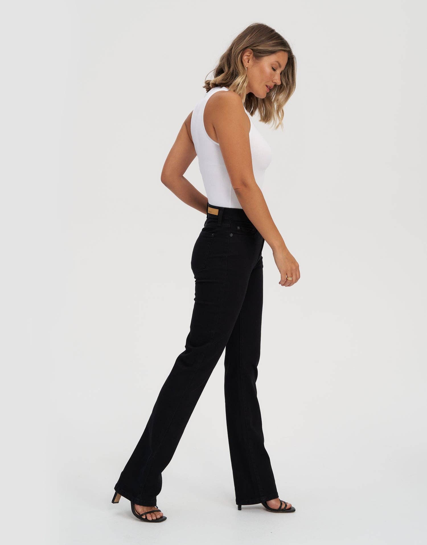 Yoga Jeans - Wholesale Jeans - Women's - CLASSIC RISE / CHLOE STRAIGHT / BLACK / 34'' INSEAM1