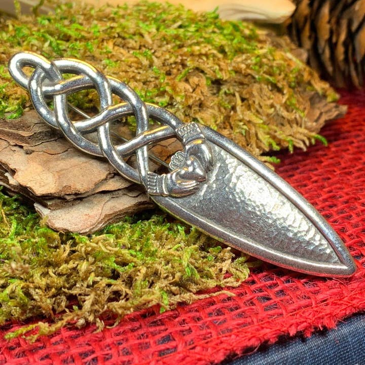 Alfiler de estaño Claddagh para venta al por mayor de Celtic Crystal Designs Jewelry & Gifts