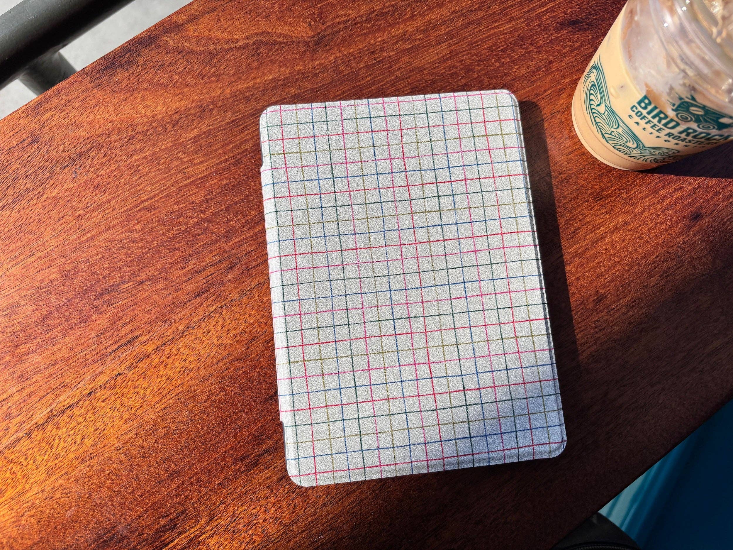 Market by Mari - Wholesale Book Cover - Illustrated Grid Lines Kindle Case w/ Clear Back