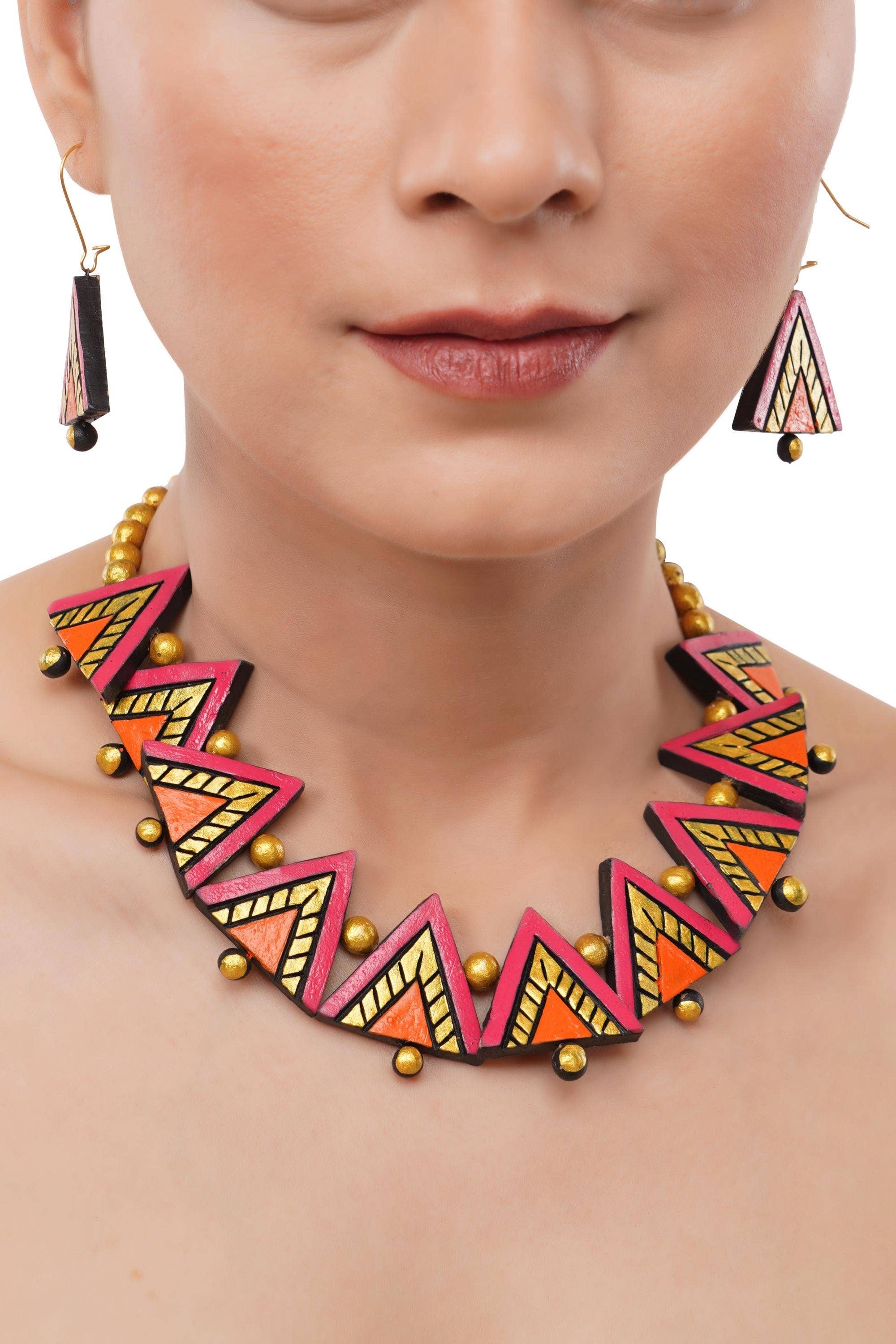 House of Kraft Jewelry & Accessories - Vente Parures de bijoux - Ensemble de bijoux pyramide | Bijoux en argile | Bijoux triangle rose10