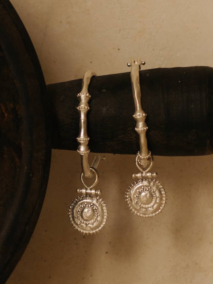 Cerchi Kavani - Placcati in argento per la vendita all'ingrosso da parte di Nakila Collective