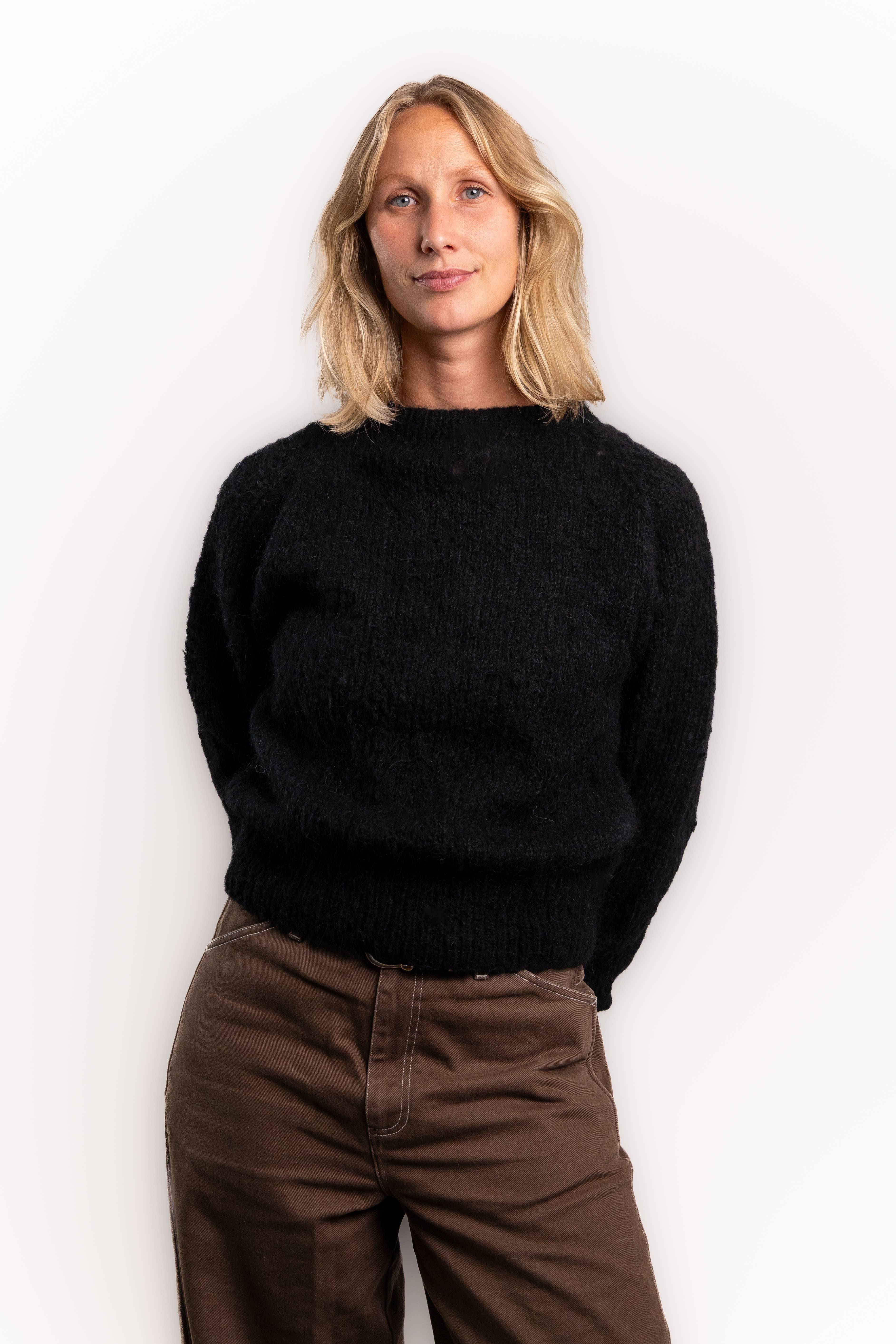 Coffee Beanies ApS - Wholesale Knit Sweater - Women's - Alpaca Sweater2