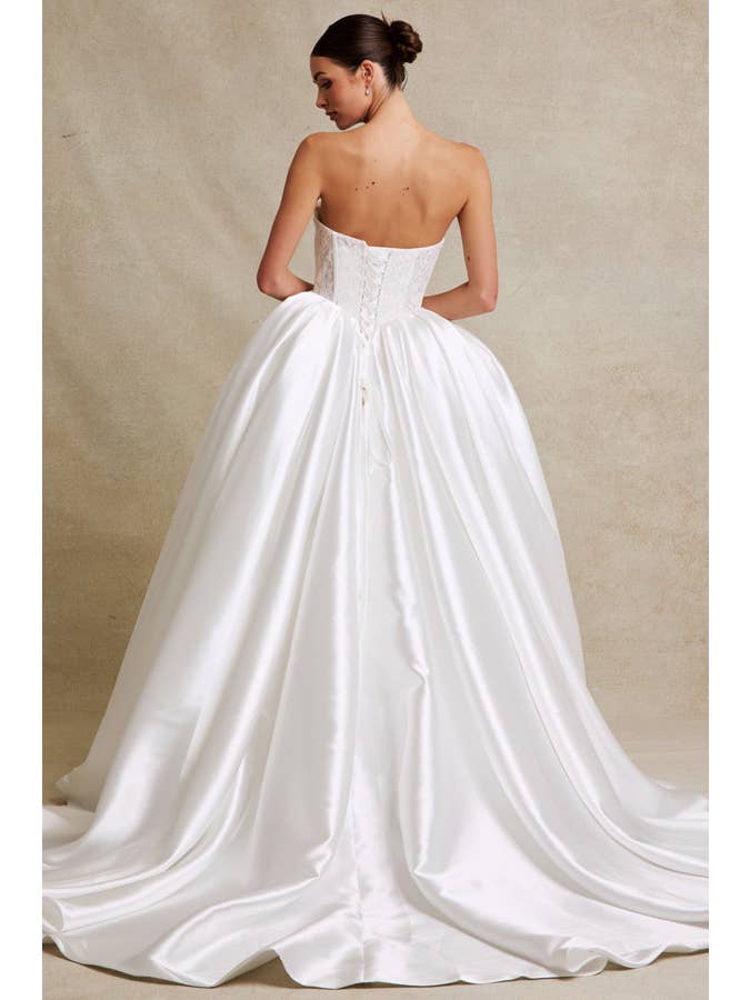 OFF WHITE Sweetheart Lace Top A Line Wedding Gown for wholesale on Faire1