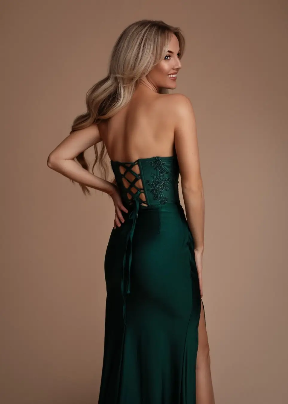 Eva & Lola - Epsilonn - Wholesale Gown - Women's - Elegant style long dress - HM24409