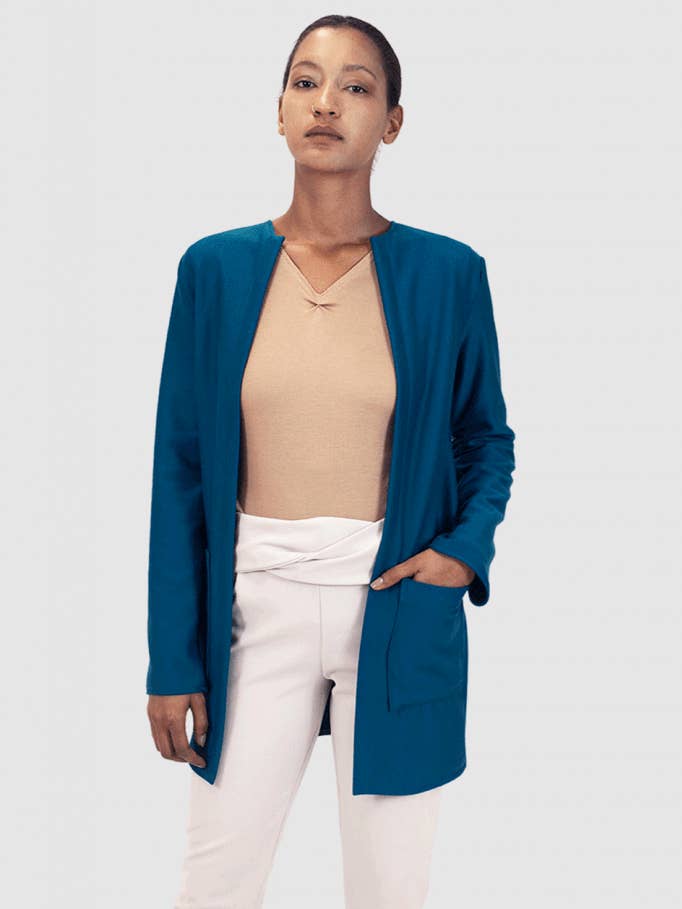 Cardigan en laine pétrole pour la vente par Lia & Saora GmbH