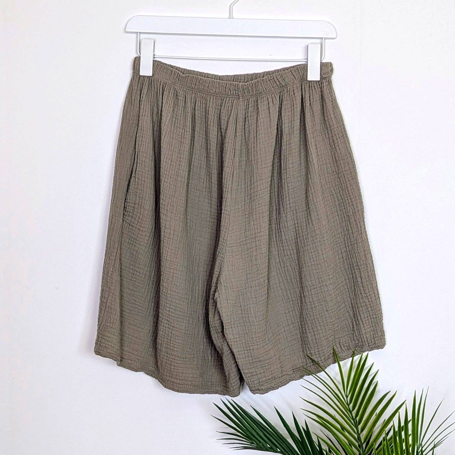 Tempest Designs - Wholesale Shorts - Women's - Roomy waffle cotton shorts with elasticated waist and pockets (M-L)5