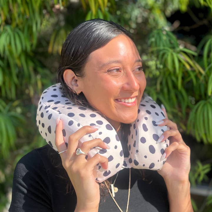 Hang Accessories - Wholesale Reiskussen - Satijnen nekkussen van traagschuim16