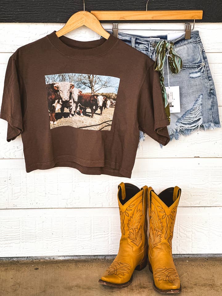 Das Hereford Herd Crop-T-Shirt für den Großhandel von Hank & Scoot