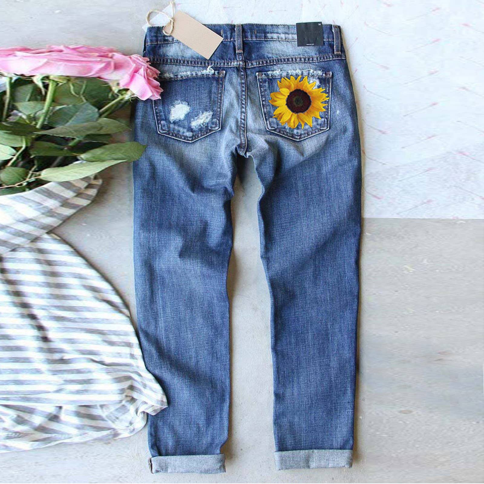Tourtiwi – wholesale Jeans - Dam – Damjeans med blommigt tryck och slitningar9