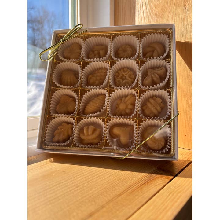 Maple City Candy - Wholesale Chocolate Box - Vermont Maple Candy - Assorted Fancies Gift Box - 16-piece