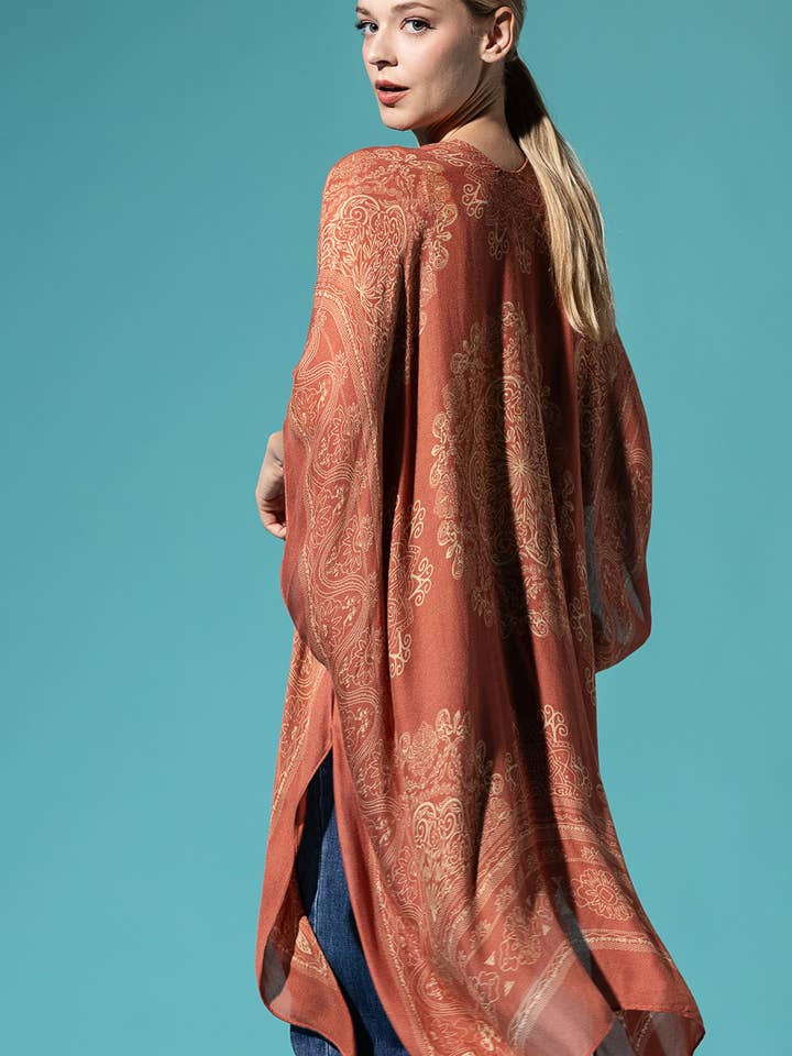 Kimono semi-transparent à motif mandala orné pour la vente par Urbanista