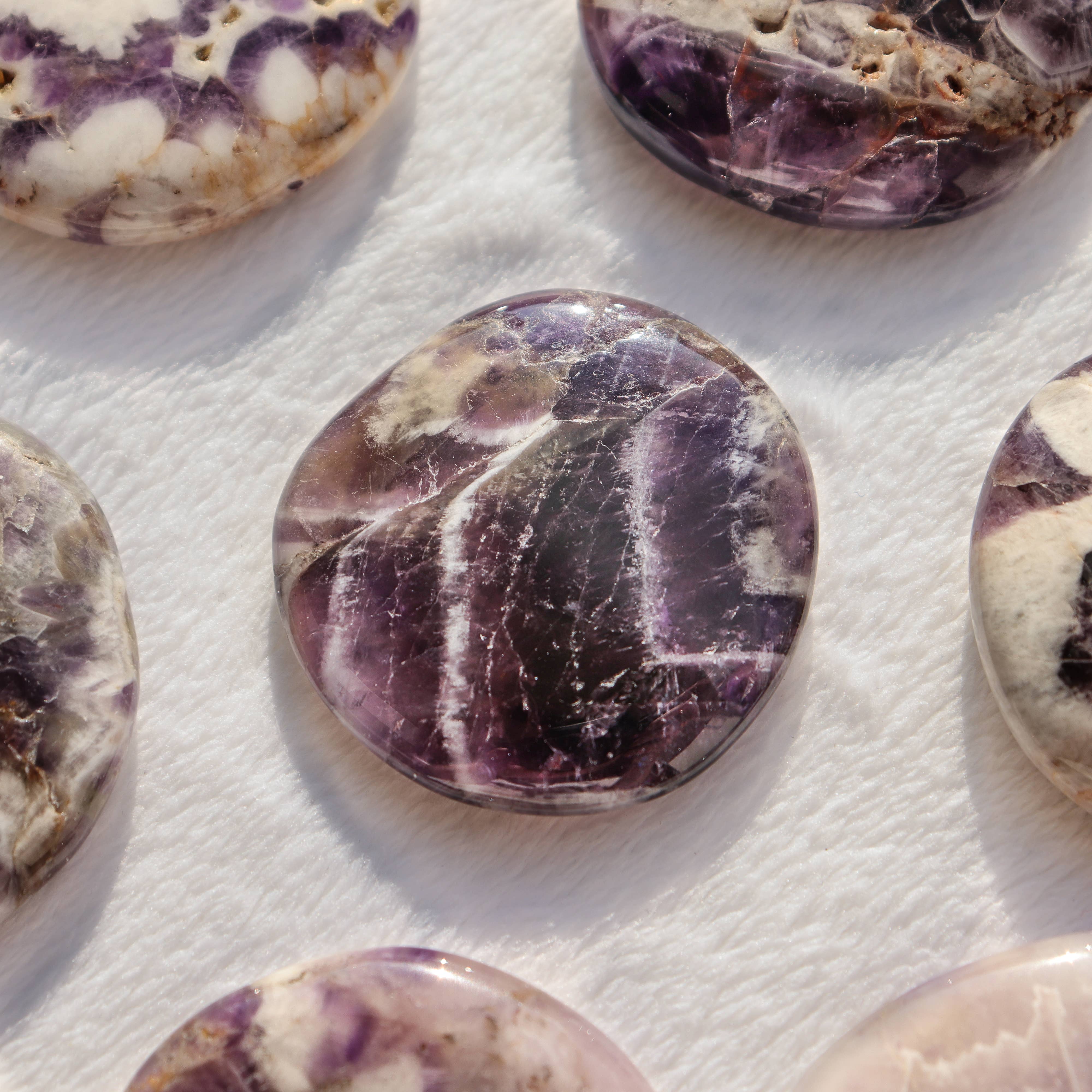 Natures Artifacts Inc - Venta al por mayor Piedras/cristales espirituales - Piedras de palma de cristal amatista3