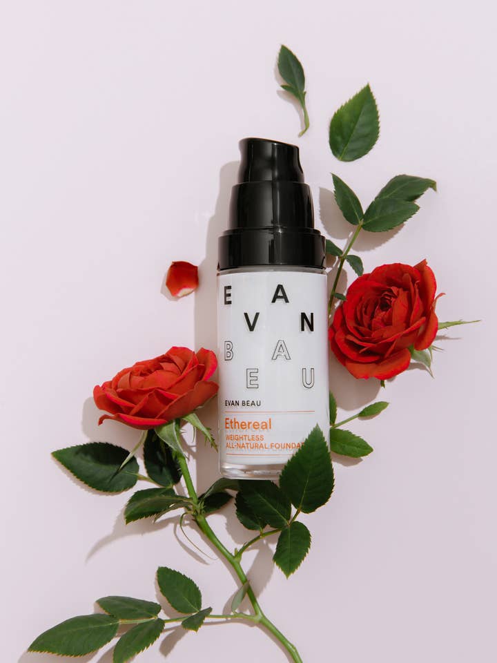 Fond de teint couvrance légère Ethereal tout naturel pour la vente par Evan Beau Cosmetics