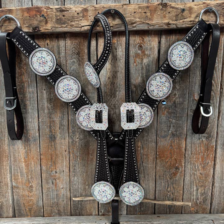 Set di Fermagli per Orecchio in Olio Scuro con Punti Argento, Strass e AB #OEBC663 per la vendita all'ingrosso da parte di Rodeo Drive