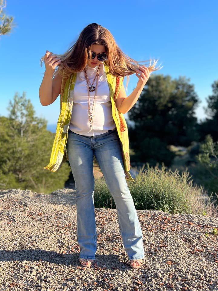 Kinomy – Engroshandel Vest - Dame – Lang vendbar vest i tie-dye bomuld7