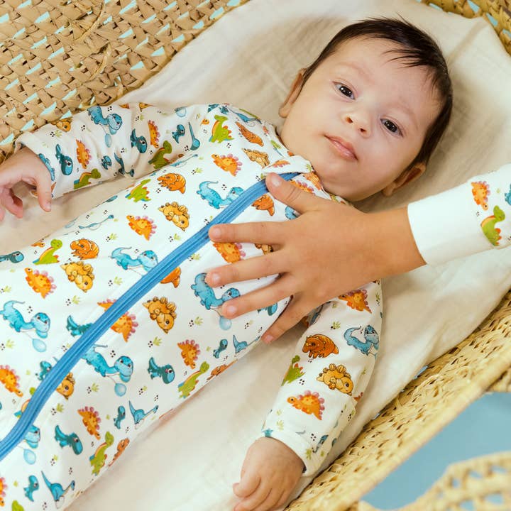 Norani Baby – Engroshandel Footie i én del - Baby – „Roarsome Rex' Footed Onesie5