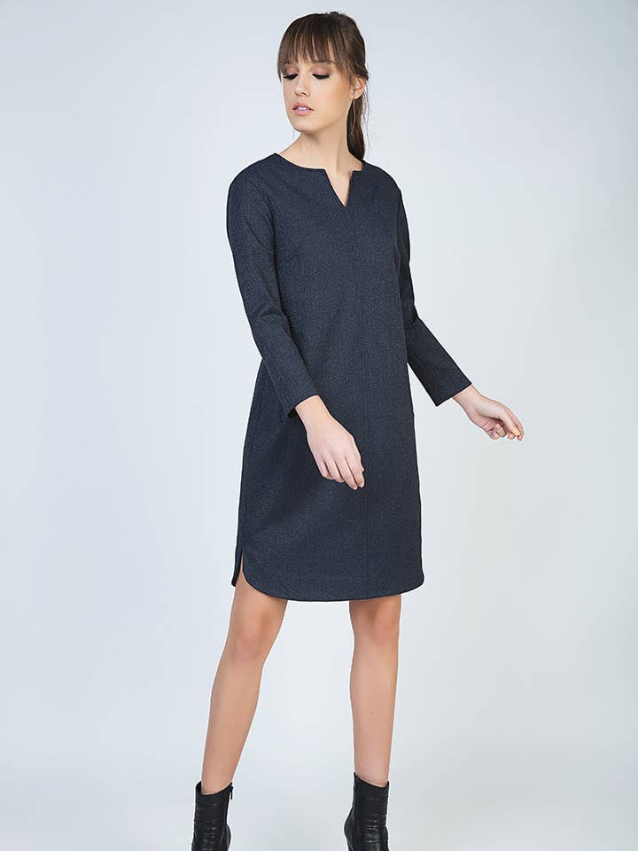 Langärmliges Kleid mit abgerundetem Saum für den Großhandel von conquista