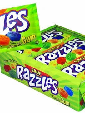 (S1-04) Canada - Razzles Sour Pouch 24 Units for wholesale by iSweet.ca