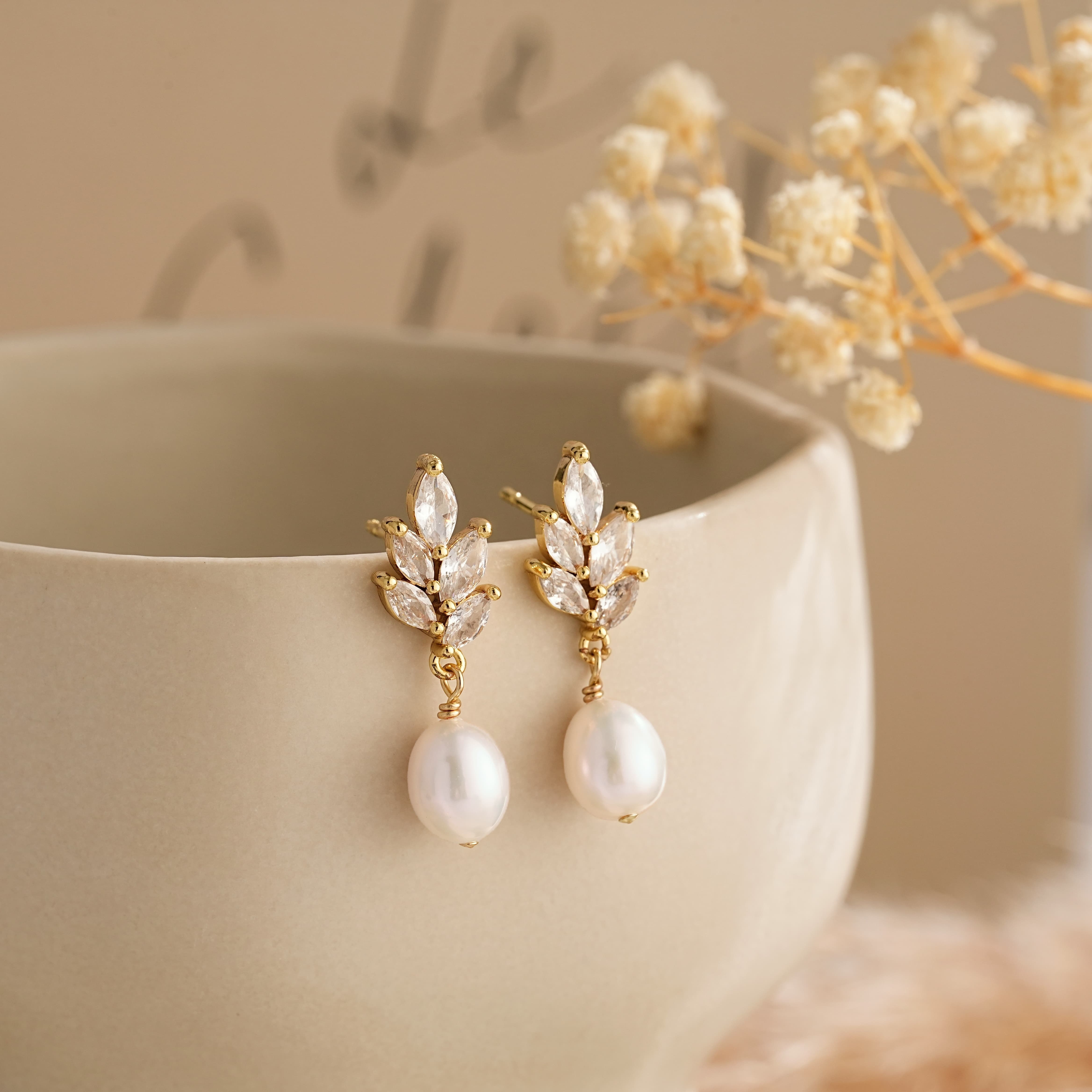 Drrtymagic - Wholesale Dangle Earrings - Freshwater Pearl Drop Earrings with Crystal Leaf0