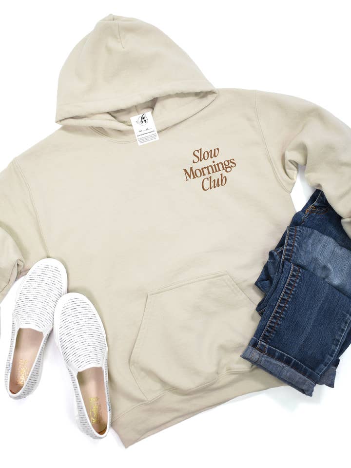 Sweat à capuche brodé "Slow Mornings Club" douillet pour la vente par Blonde Ambition | Jewelry | Valentines Gift & Sweaters