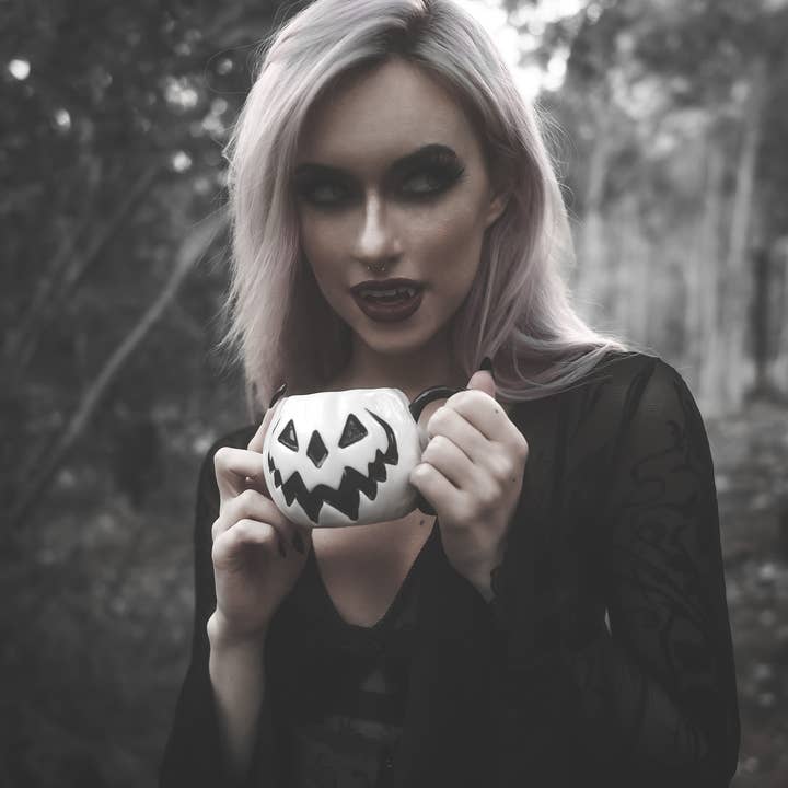 Lively Ghosts - Wholesale Coffee Mug - White Pumpkin | Haunted Hallows Mug12