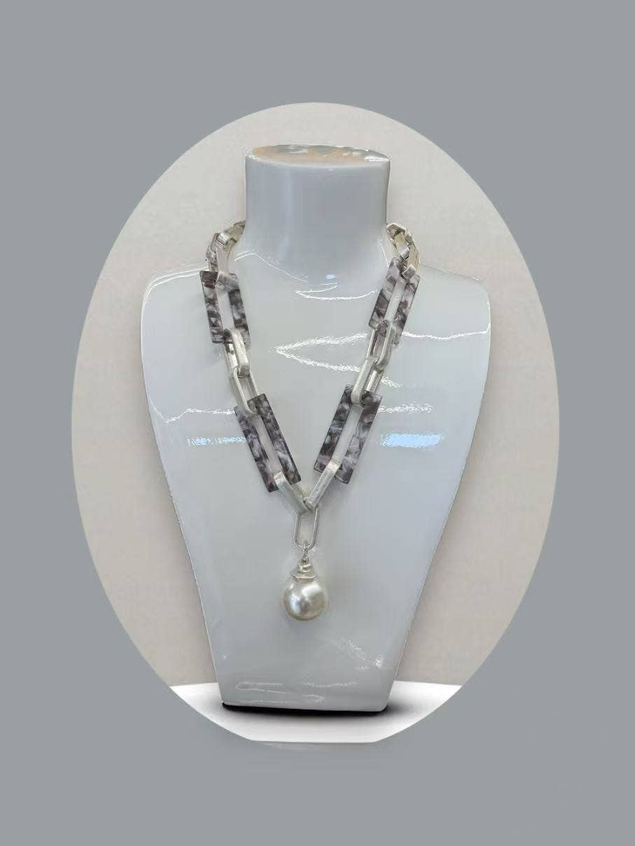 Sunshine Fashion Accessories – wholesale Pendant/charm necklace – Two Tone Rectangular Linked Ball Pendant Necklace