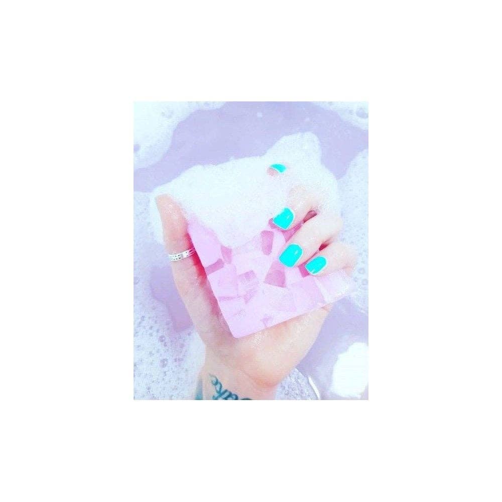 The Soap Story - Venta al por mayor Pastilla de jabón - Barra de jabón artesanal Obsessed con piezas transparentes y brillantes3