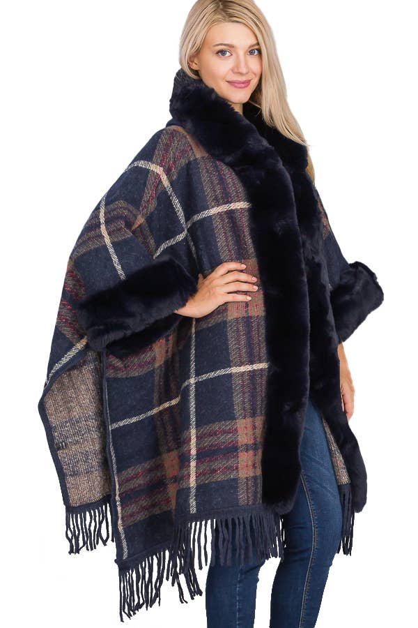 Grigio Poncho con cappuccio Ruana a silhouette aperta in stile eschimese scozzese in vendita all'ingrosso su Faire14