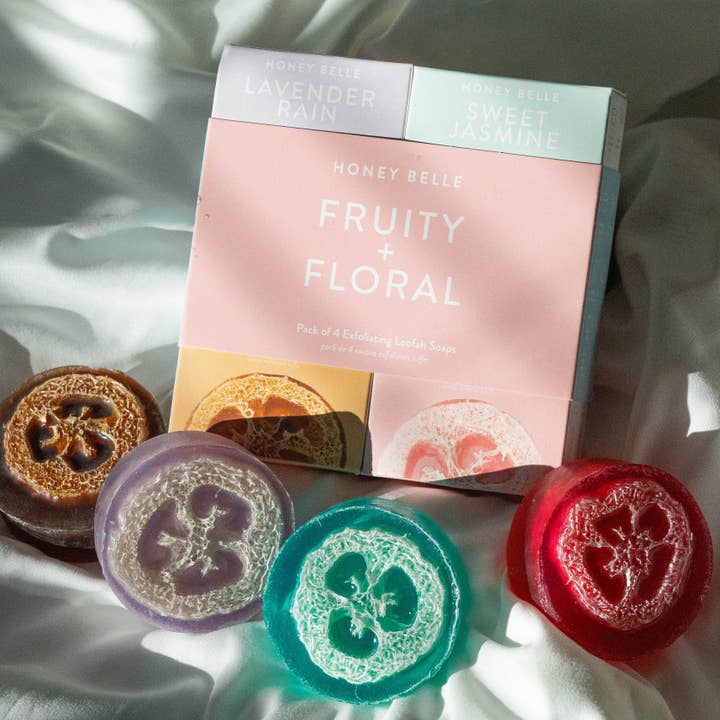 Ensemble de savons exfoliants à la loofah floral + fruité pour la vente par House of Honey Belle