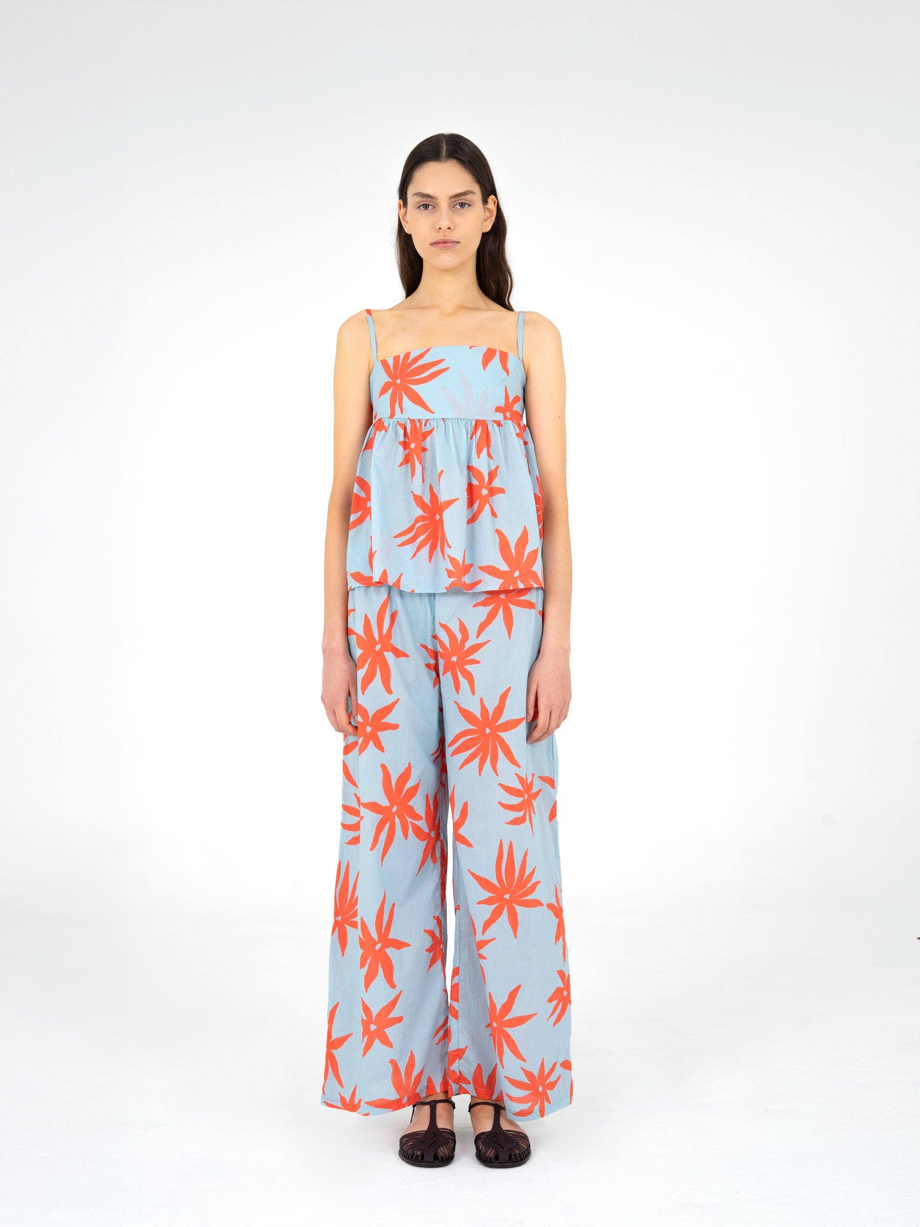 CARMEN SAYS - Wholesale Blouse - Women's - Top azul con estampado floral de mago2