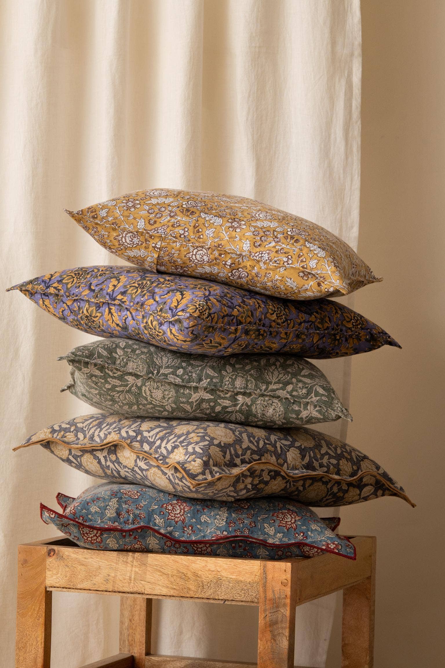 Live Linen – wholesale Prydnadskuddfodral – Blocktryck Riva Linnetyg Kuddfodral – Miljövänlig1