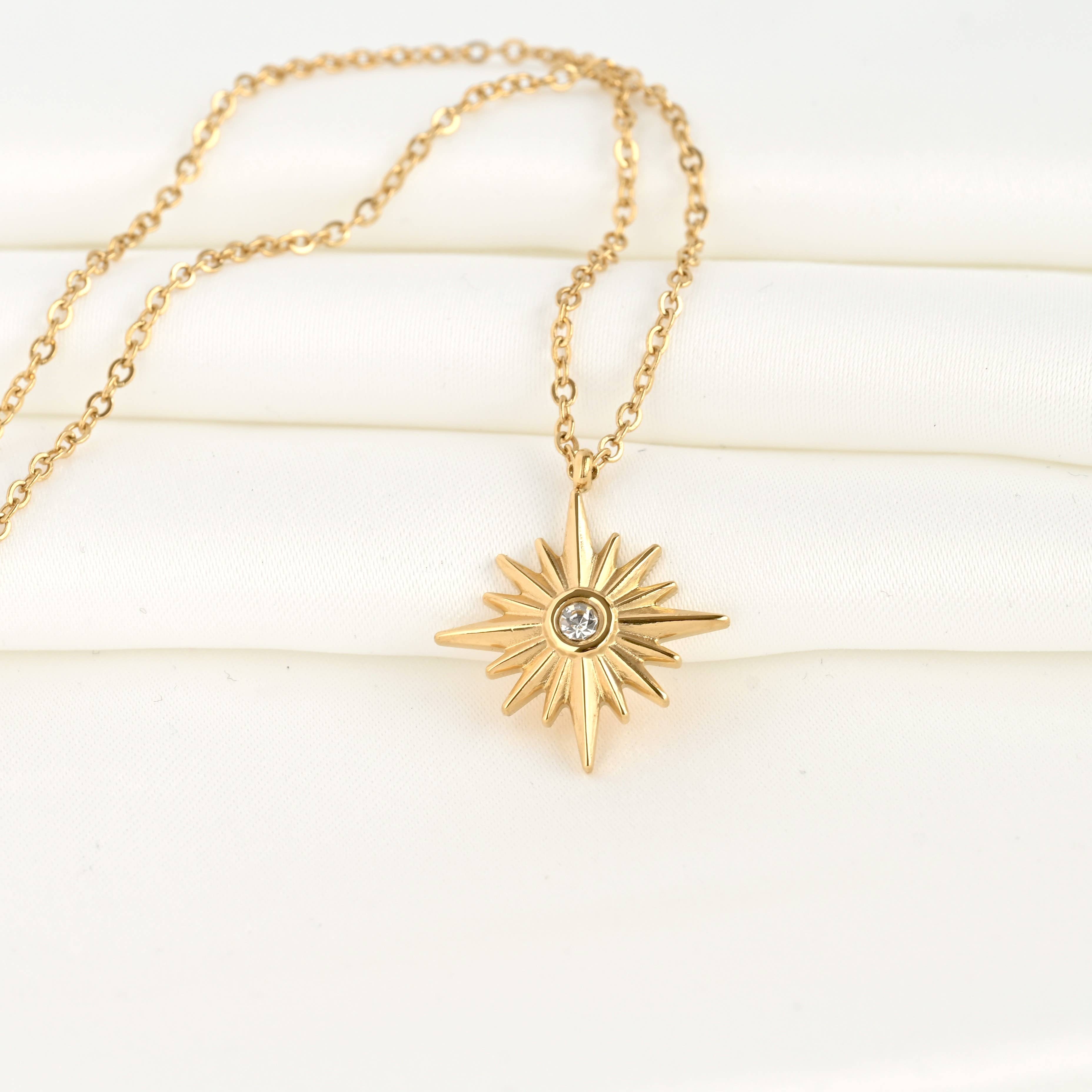 Blueyejewelry - Vente Colliers à pendentif - Collier pendentif étoile polaire en or 18 carats - Étanche2