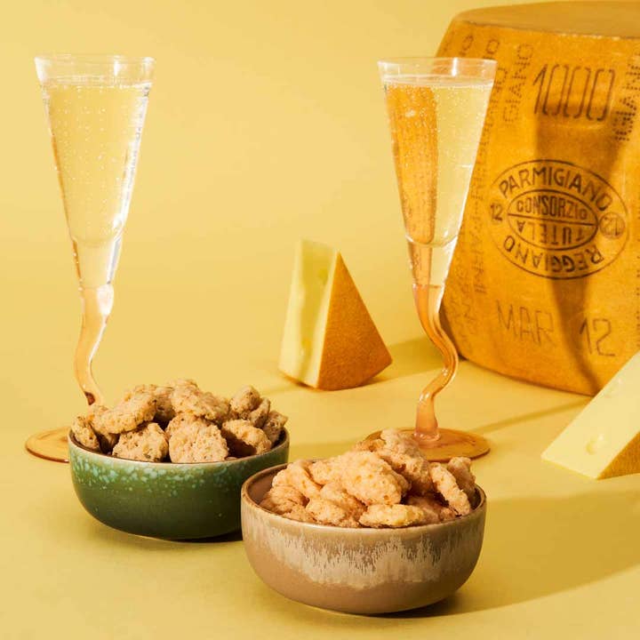 Serious Pig - Wholesale Cheese - Crunchy Snacking Cheese with Rosemary (24 x 24g)