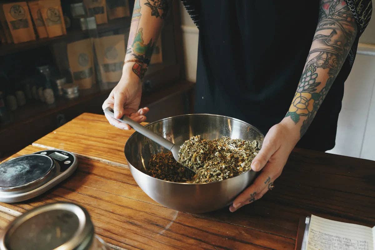 The Medicinal Melange – wholesale Loose tea – Amare Tea (Release relationship trauma)1